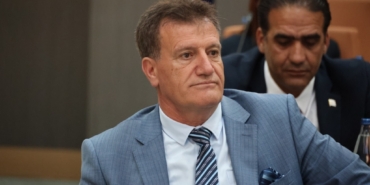 erhan-arikli_meclis-yeni-1024x682