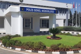 Polis