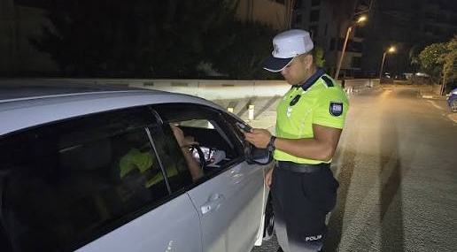 Polis